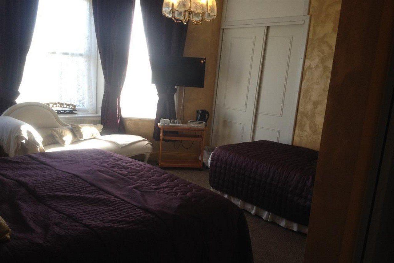 Green Bank Guest House Barrow-in-Furness Екстер'єр фото