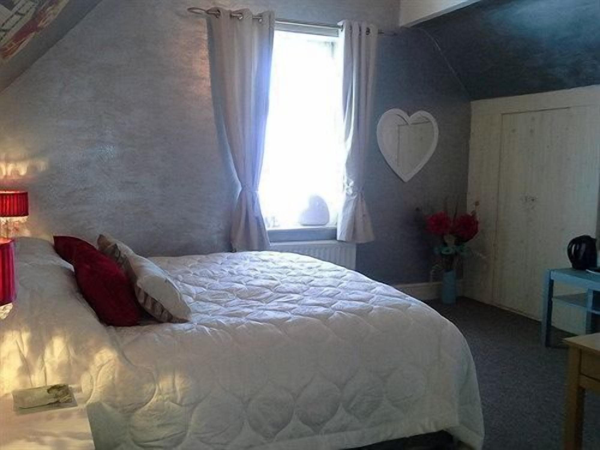 Green Bank Guest House Barrow-in-Furness Екстер'єр фото