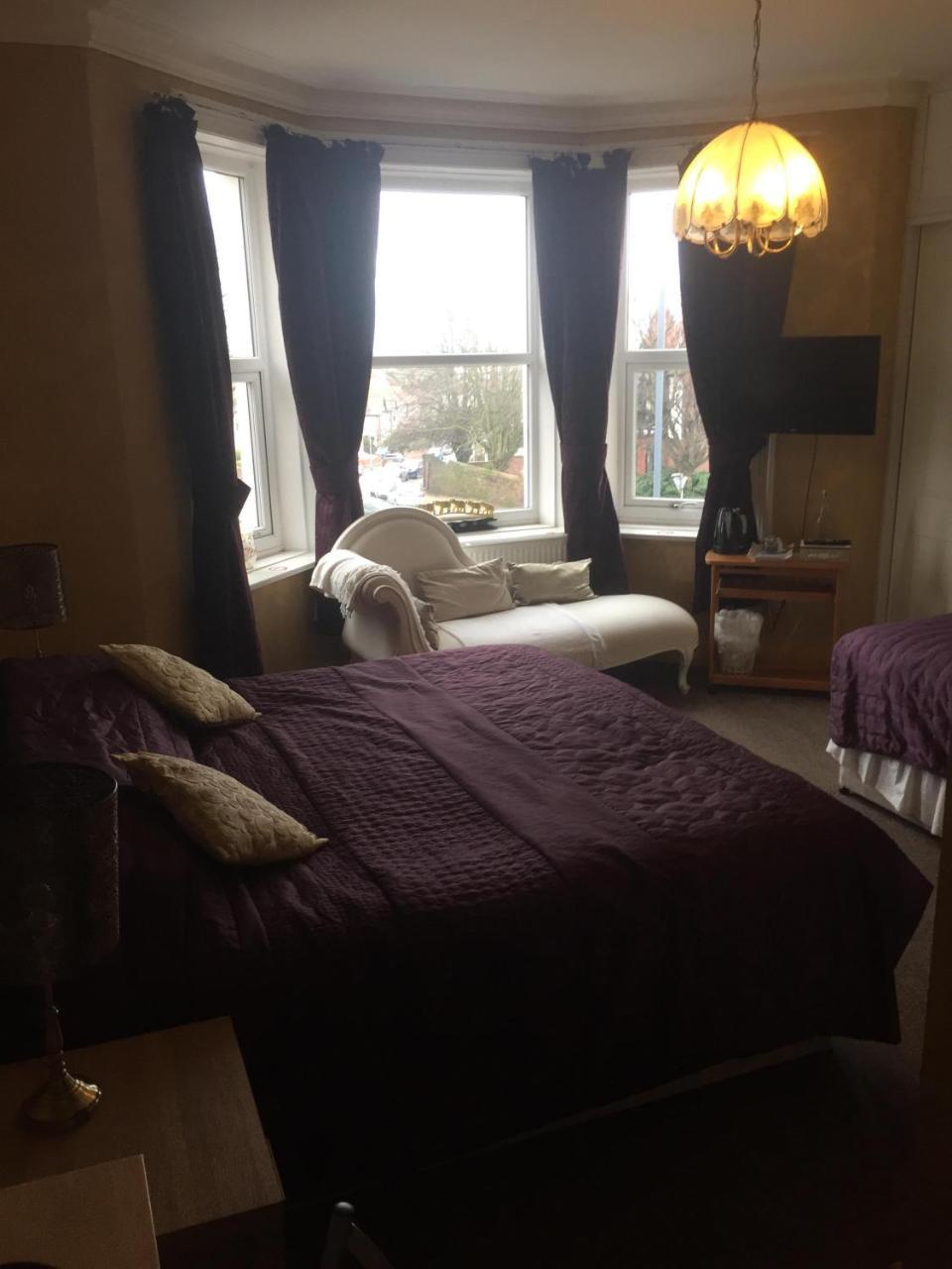 Green Bank Guest House Barrow-in-Furness Екстер'єр фото