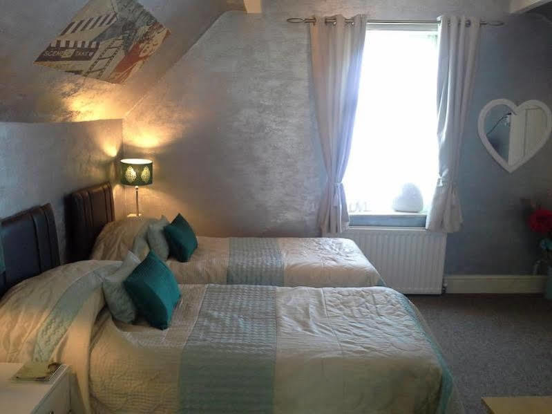 Green Bank Guest House Barrow-in-Furness Екстер'єр фото