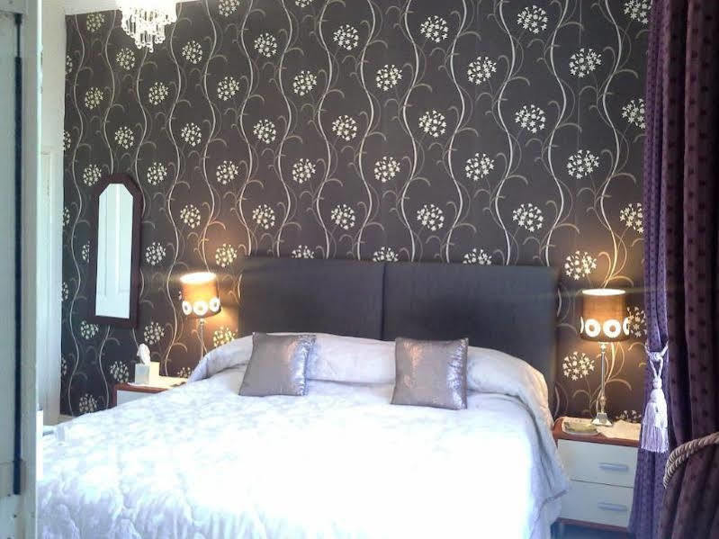 Green Bank Guest House Barrow-in-Furness Екстер'єр фото